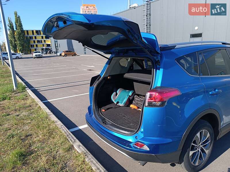 Позашляховик / Кросовер Toyota RAV4 2017 в Києві фото 6 Позашляховик / Кросовер Toyota RAV4 2017 в Києві