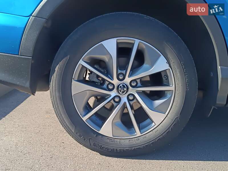 Позашляховик / Кросовер Toyota RAV4 2017 в Києві фото 34 Позашляховик / Кросовер Toyota RAV4 2017 в Києві
