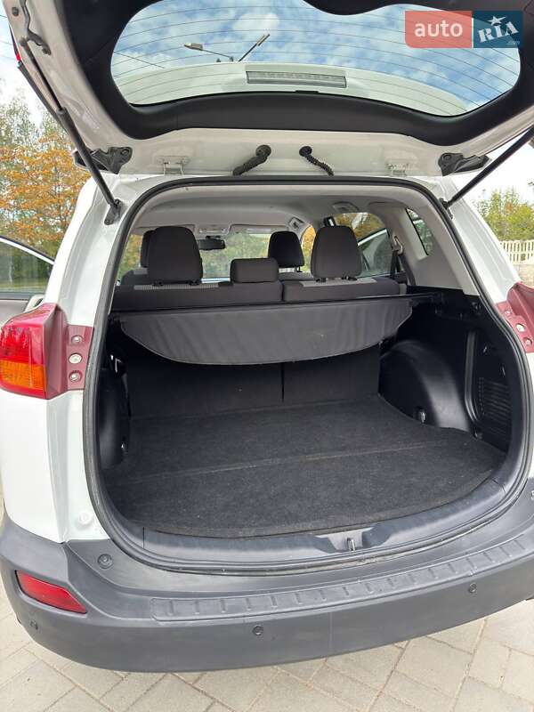 Внедорожник / Кроссовер Toyota RAV4 2015 в Долине фото 22 Внедорожник / Кроссовер Toyota RAV4 2015 в Долине