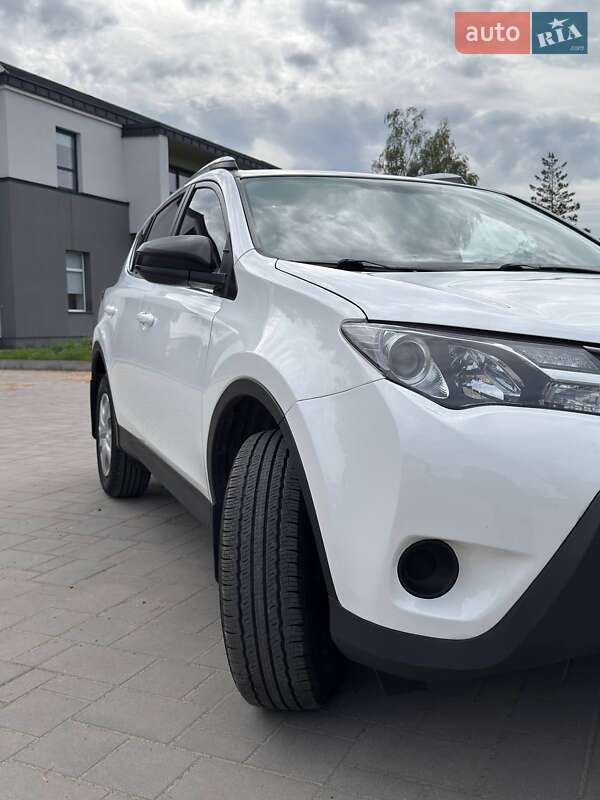 Внедорожник / Кроссовер Toyota RAV4 2015 в Долине фото 31 Внедорожник / Кроссовер Toyota RAV4 2015 в Долине
