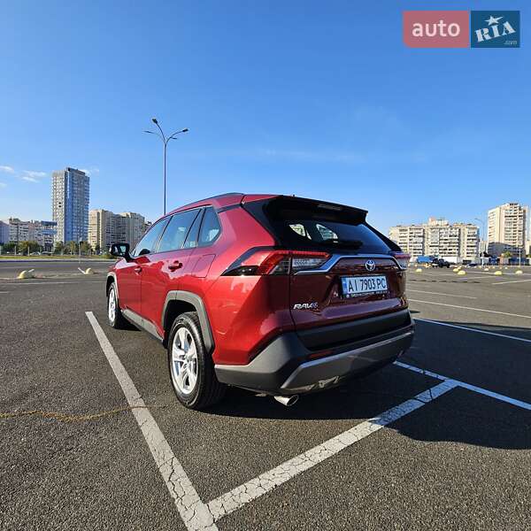 Позашляховик / Кросовер Toyota RAV4 2019 в Києві