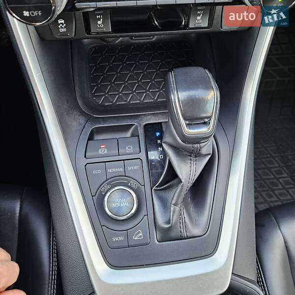 Позашляховик / Кросовер Toyota RAV4 2019 в Києві
