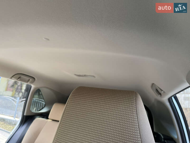 Внедорожник / Кроссовер Toyota RAV4 2019 в Тернополе