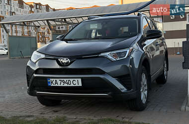 Внедорожник / Кроссовер Toyota RAV4 2018 в Киеве