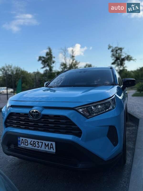 Позашляховик / Кросовер Toyota RAV4 2021 в Києві