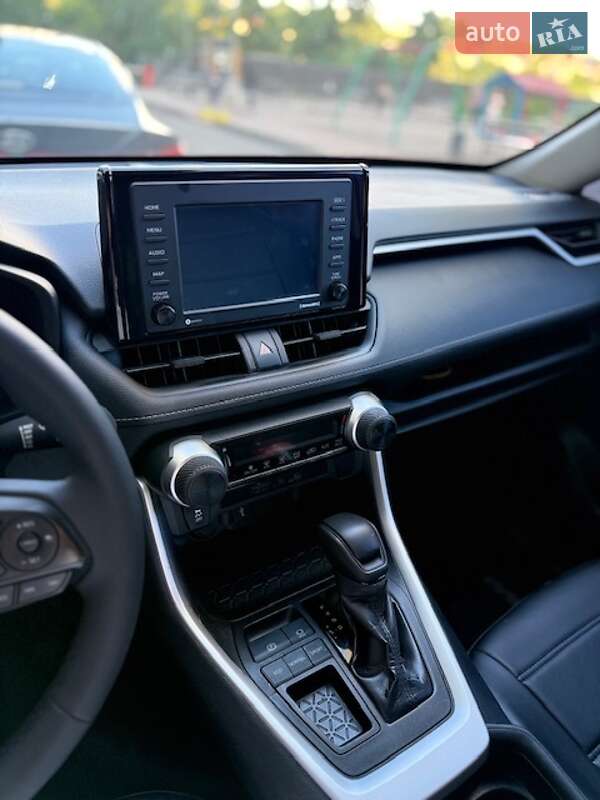 Позашляховик / Кросовер Toyota RAV4 2021 в Києві