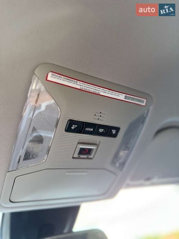 Позашляховик / Кросовер Toyota RAV4 2021 в Києві