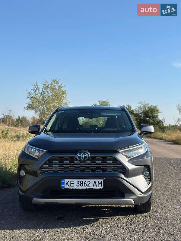 Позашляховик / Кросовер Toyota RAV4 2020 в Кривому Розі