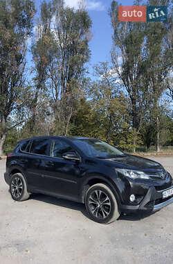 Внедорожник / Кроссовер Toyota RAV4 2014 в 
