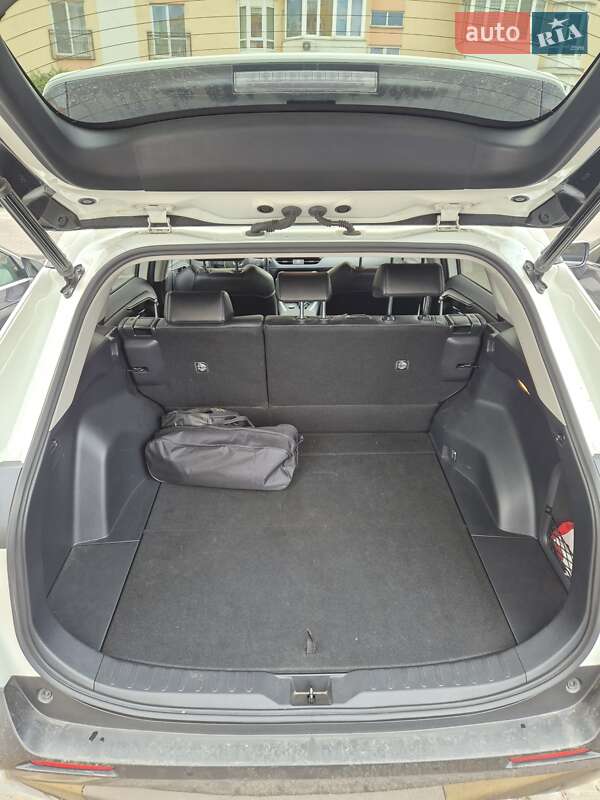 Внедорожник / Кроссовер Toyota RAV4 2021 в Киеве