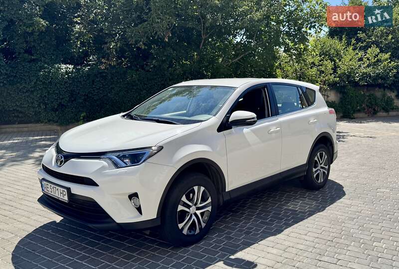 Внедорожник / Кроссовер Toyota RAV4 2016 в Одессе