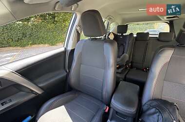 Внедорожник / Кроссовер Toyota RAV4 2016 в Одессе