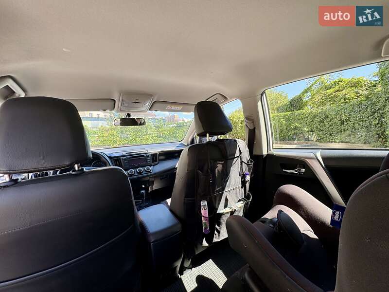 Внедорожник / Кроссовер Toyota RAV4 2016 в Одессе