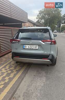 Внедорожник / Кроссовер Toyota RAV4 2022 в Полтаве