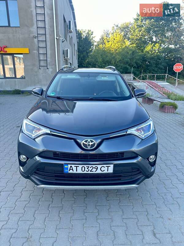 Внедорожник / Кроссовер Toyota RAV4 2015 в Коломые