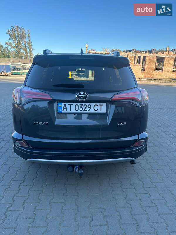 Внедорожник / Кроссовер Toyota RAV4 2015 в Коломые