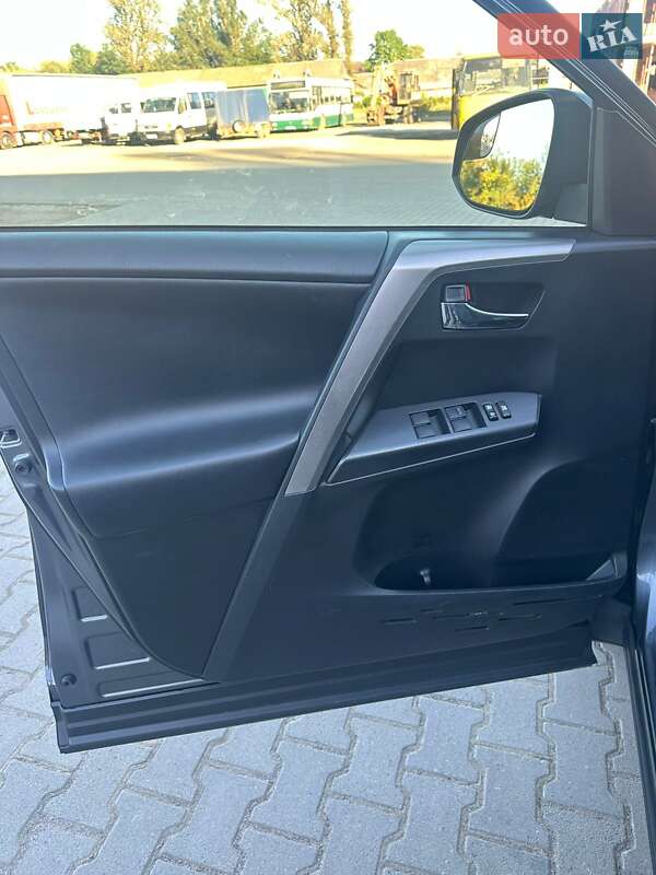 Внедорожник / Кроссовер Toyota RAV4 2015 в Коломые