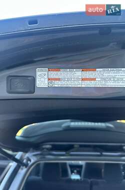 Внедорожник / Кроссовер Toyota RAV4 2015 в 