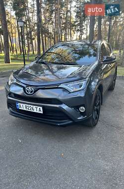 Внедорожник / Кроссовер Toyota RAV4 2018 в Чернигове