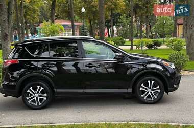 Позашляховик / Кросовер Toyota RAV4 2017 в Харкові