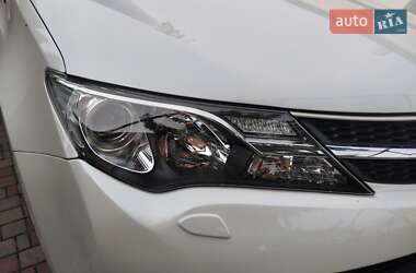 Внедорожник / Кроссовер Toyota RAV4 2013 в 