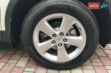 Внедорожник / Кроссовер Toyota RAV4 2013 в 