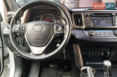 Внедорожник / Кроссовер Toyota RAV4 2013 в 