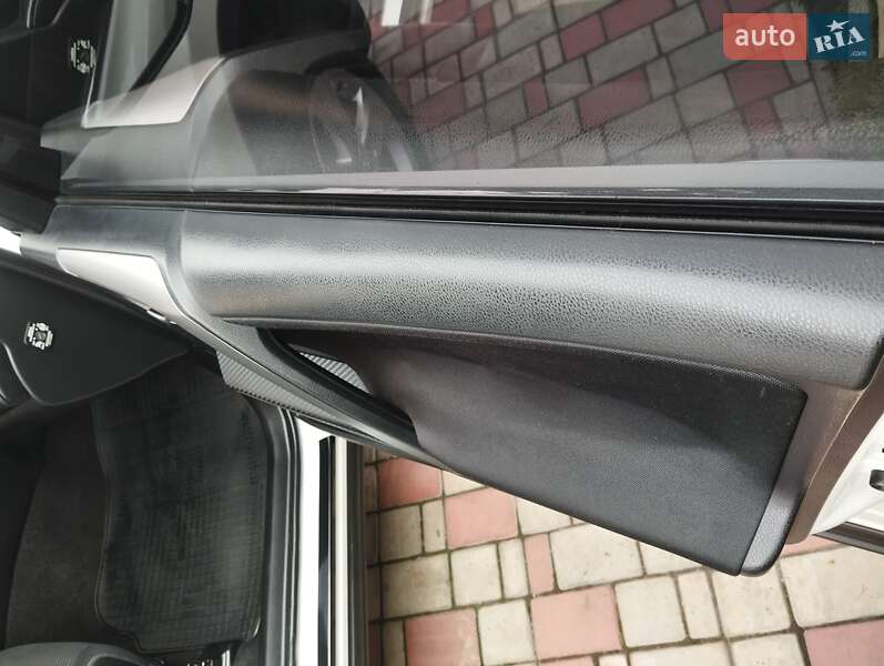 Позашляховик / Кросовер Toyota RAV4 2013 в Одесі