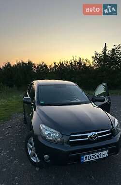 Внедорожник / Кроссовер Toyota RAV4 2008 в 