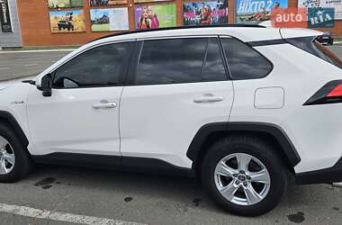 Внедорожник / Кроссовер Toyota RAV4 2020 в Киеве