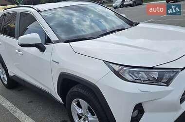 Внедорожник / Кроссовер Toyota RAV4 2020 в 