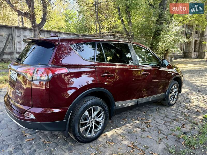 Позашляховик / Кросовер Toyota RAV4 2017 в Кам'янському