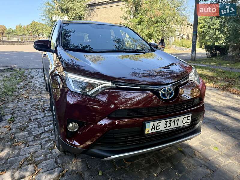 Позашляховик / Кросовер Toyota RAV4 2017 в Кам'янському