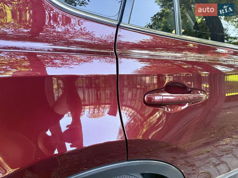 Позашляховик / Кросовер Toyota RAV4 2017 в Кам'янському