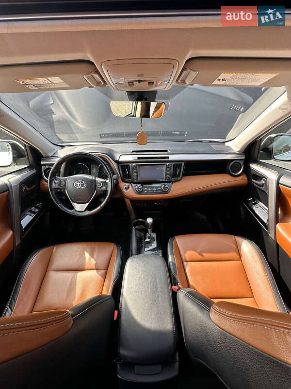 Внедорожник / Кроссовер Toyota RAV4 2016 в Одессе