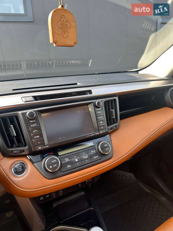 Внедорожник / Кроссовер Toyota RAV4 2016 в Одессе