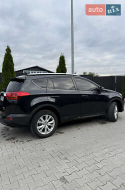 Внедорожник / Кроссовер Toyota RAV4 2013 в 