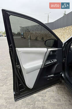 Внедорожник / Кроссовер Toyota RAV4 2013 в 