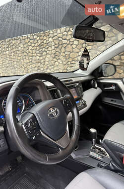 Внедорожник / Кроссовер Toyota RAV4 2013 в 