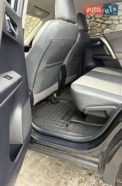 Внедорожник / Кроссовер Toyota RAV4 2013 в 