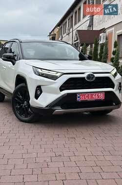 Внедорожник / Кроссовер Toyota RAV4 2022 в 