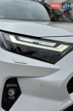 Внедорожник / Кроссовер Toyota RAV4 2022 в 