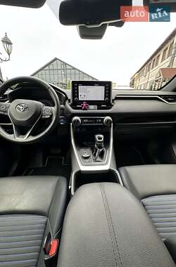 Внедорожник / Кроссовер Toyota RAV4 2022 в 
