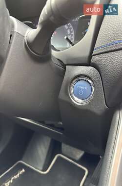 Внедорожник / Кроссовер Toyota RAV4 2022 в 