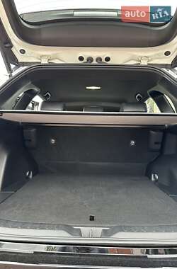 Внедорожник / Кроссовер Toyota RAV4 2022 в 