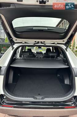Внедорожник / Кроссовер Toyota RAV4 2022 в 