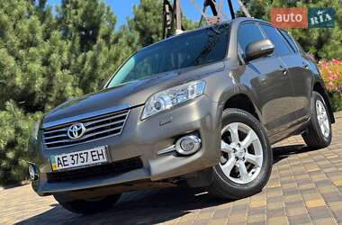 Внедорожник / Кроссовер Toyota RAV4 2011 в 