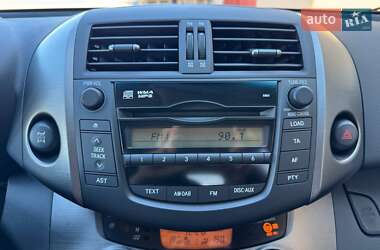 Внедорожник / Кроссовер Toyota RAV4 2011 в 