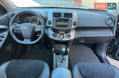 Внедорожник / Кроссовер Toyota RAV4 2011 в 