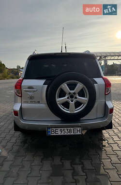 Внедорожник / Кроссовер Toyota RAV4 2007 в 